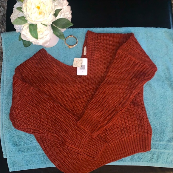 New - Women’s V-Neck Sweater - Picture 2 of 3